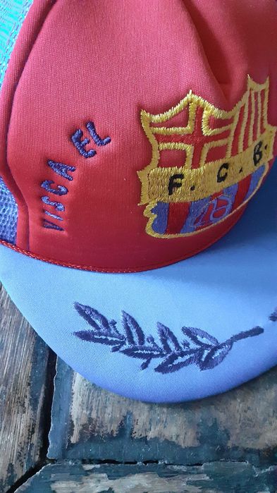 шапка с козирка Барселона от времето на Стоичков в отбора