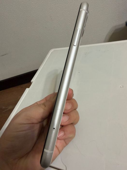 iPhone 11, продам