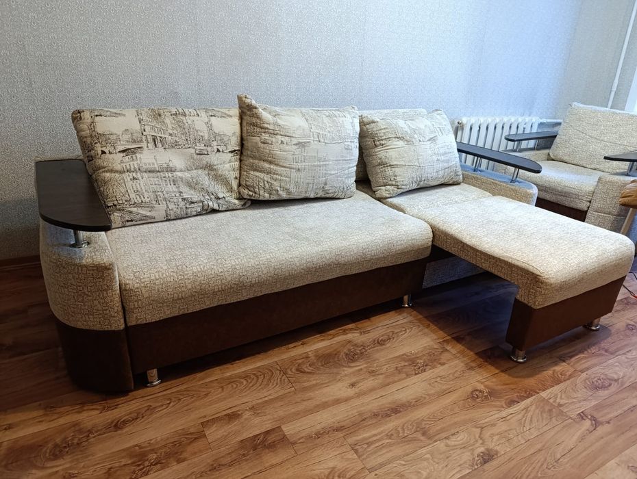 Продам диван и два кресла