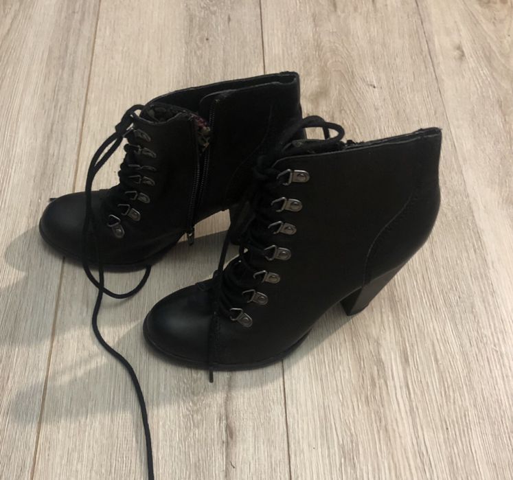 Ботинки, полусапожки. Кожа