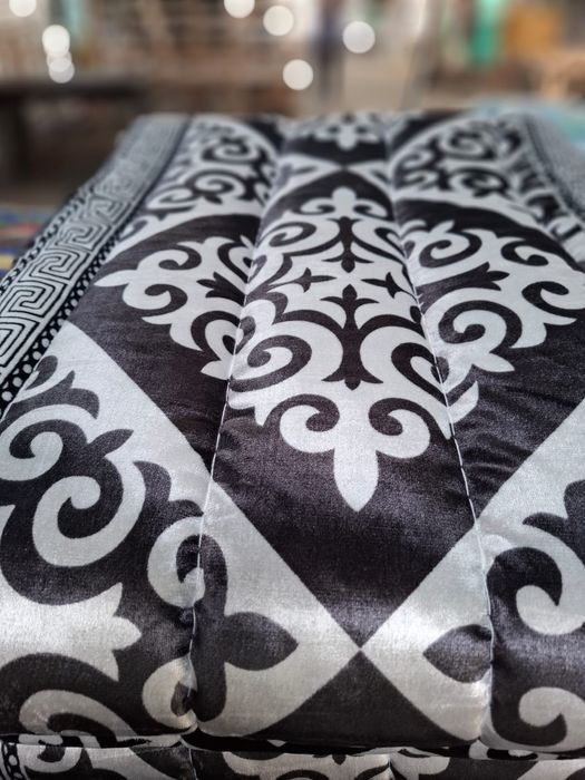 Төр көрпе жастық