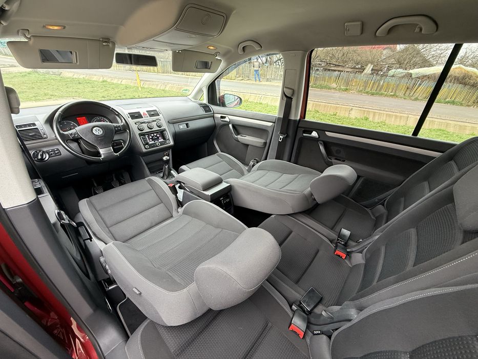 VW TOURAN 2.0 tdi* 140cp* 2010* Impecabil!!!