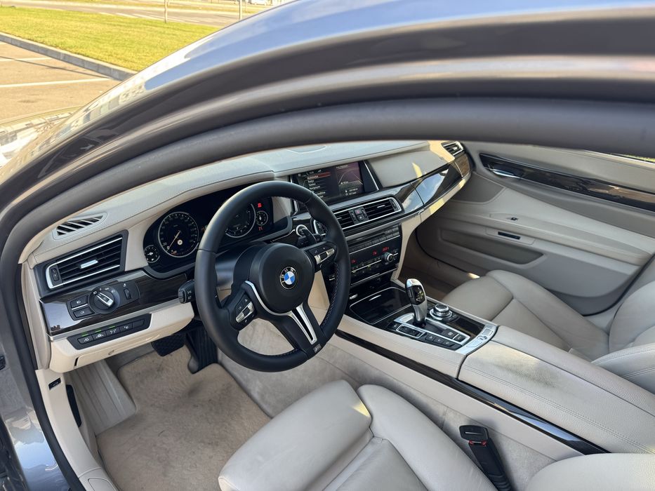 BMW 740 D  XDRIVE 2013