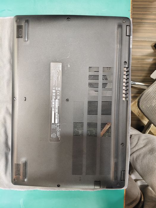 Acer Core i3 1005G1.