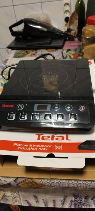 Plita cu inductie portabila Tefal IH201840, putere 2100W, Nouă!