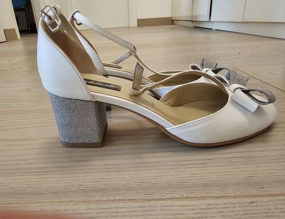 Pantofi albi mireasa