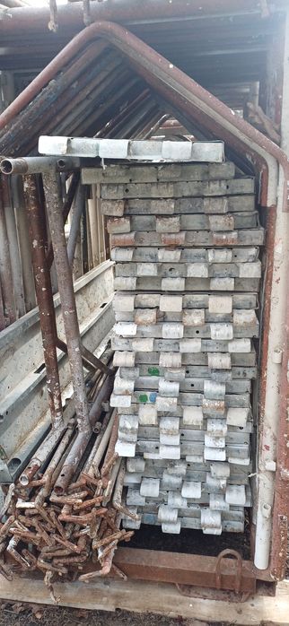 Vand schela metalica Italia si Spania sau inchiriez