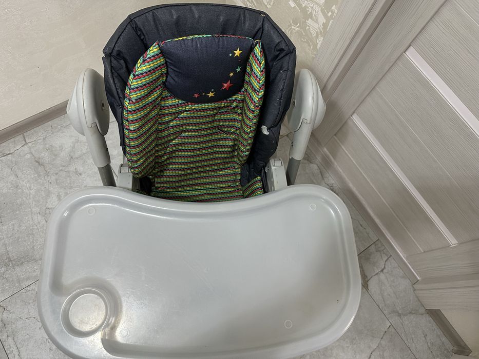Продам детский стульчик Chicco