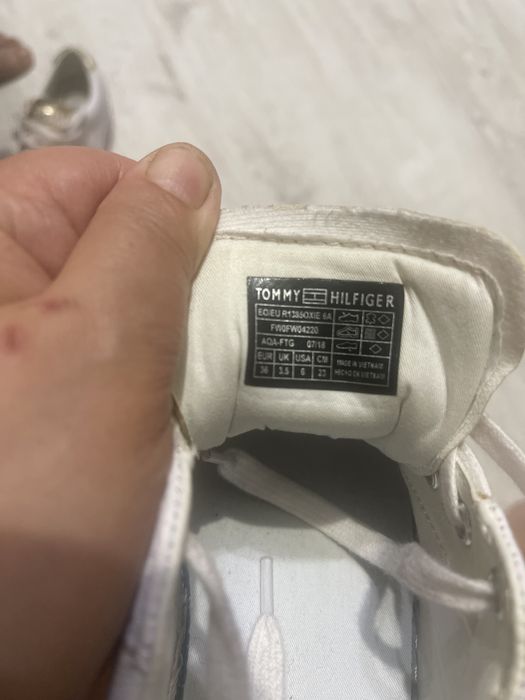 Кроссовки Tommy Hilfigera