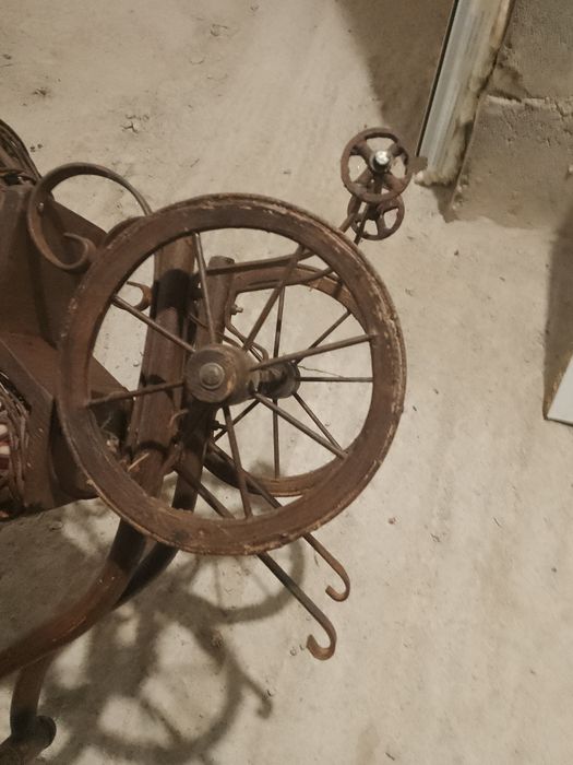 Антикварни колички за кукли