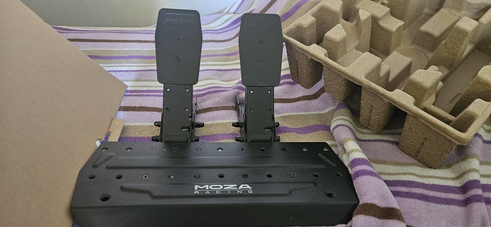 Moza R3 волан + mod za F1 в перфектно състояние