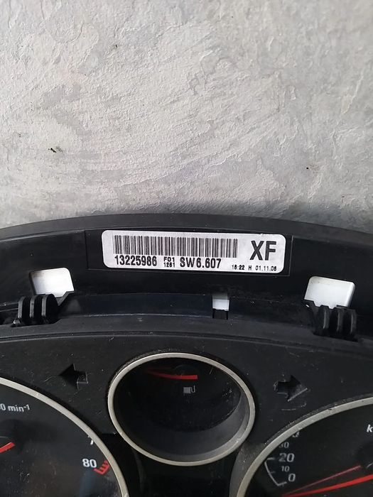 Ceasuri bord benzina opel astra h 13225986