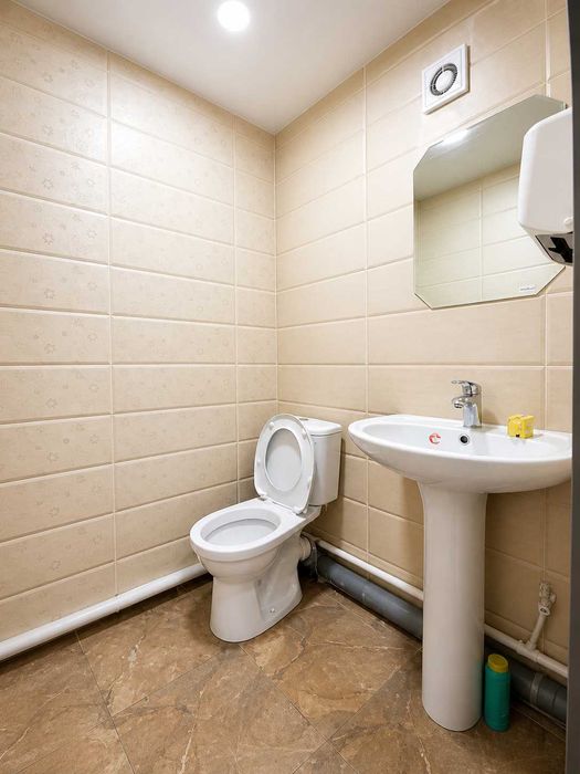 Аренда офиса на первой линии Новомосковской — 62 м², 3 комнаты