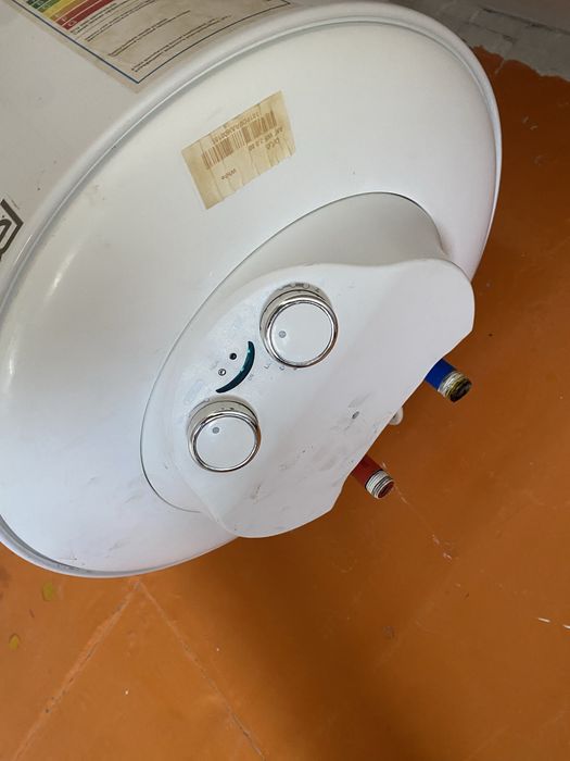 Аристон artel Обьем 100л