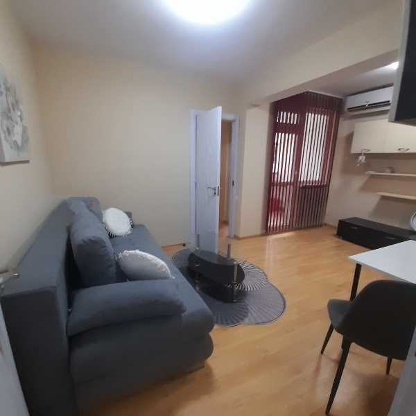 Дава се под наем Двустаен апартамент в Бургас, Възраждане - 75 кв.м за 360 € - Снимка #2