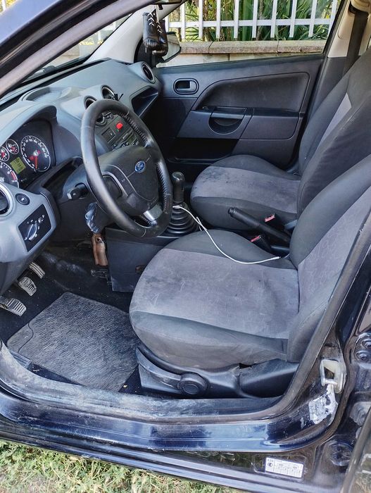 Ford Fiesta 1.6 Бензин