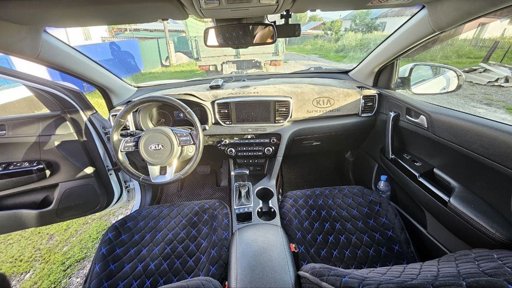 Машина KIA Sportage
