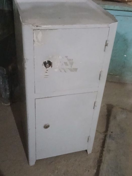 Сейф 50х50х150 надежный