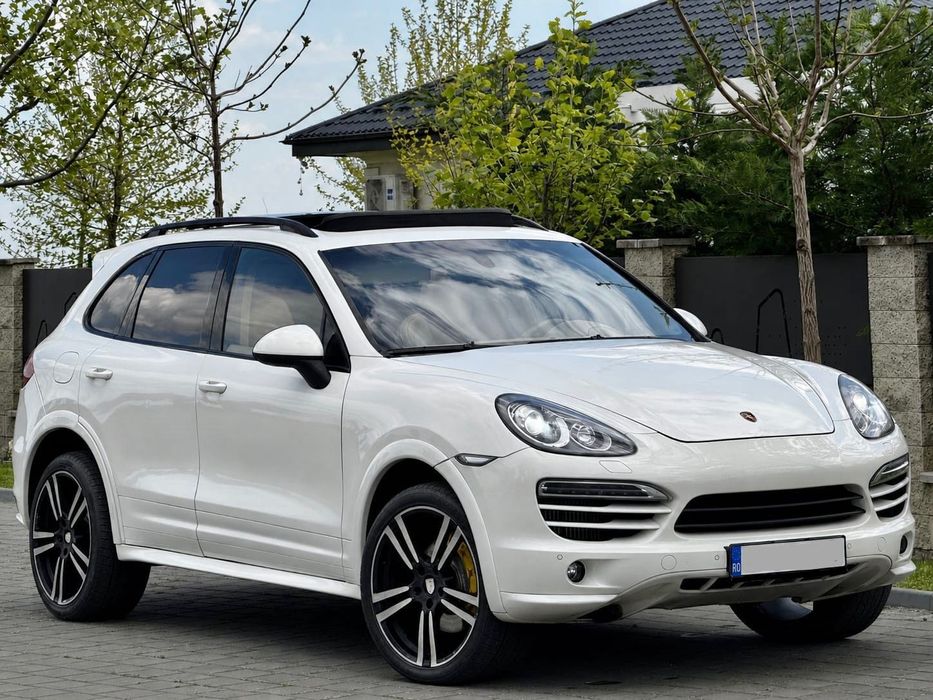 Porsche Cayenne GTS / full / top