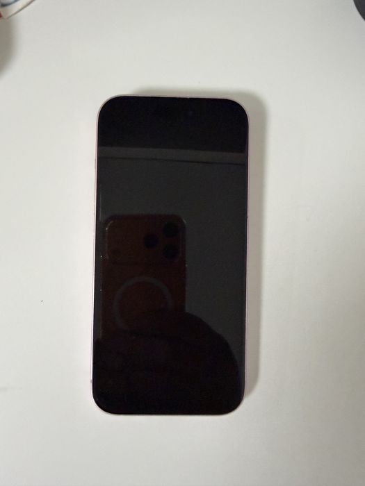 Продам айфон 15  128 гб