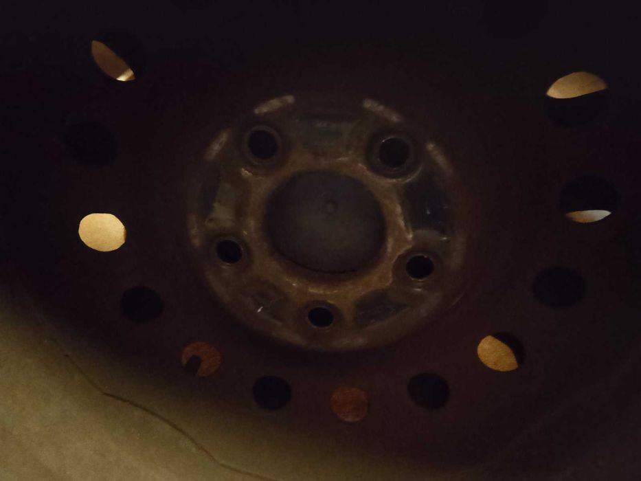 Гуми с джанти 175/65/15 + тасове