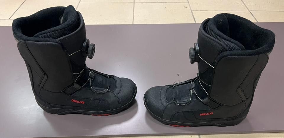Placa snowboard Forum si boots Deeluxe