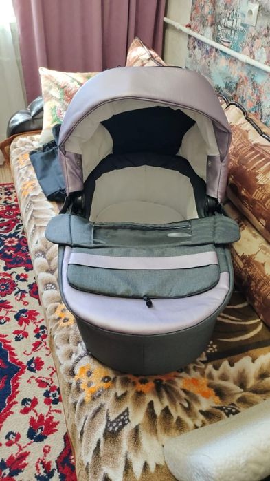 Продам зимнюю детскую коляску