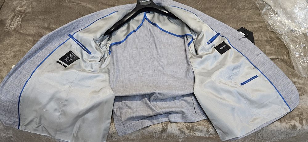 ПРОМОЦИЯ за Абитюренти костюми