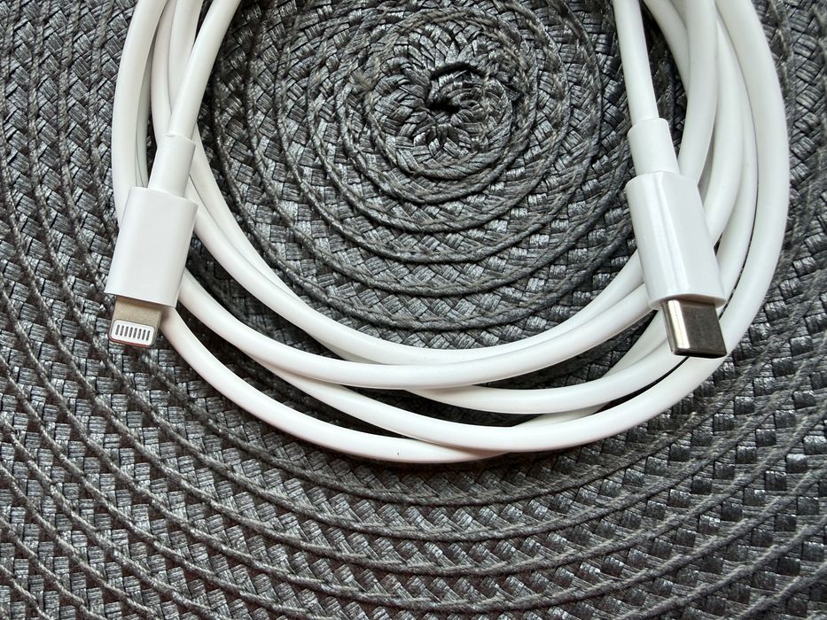 Vand cablu iphone cu mufa lightning