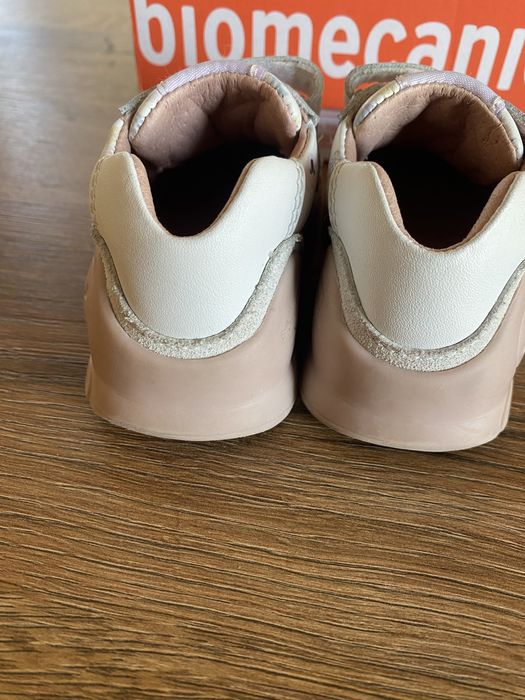 Papuci Biomecanics 21