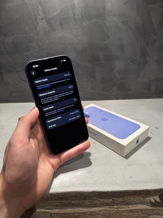 КАТО ЧИСТО НОВ Iphone 16, 100% батерия Ultramarine