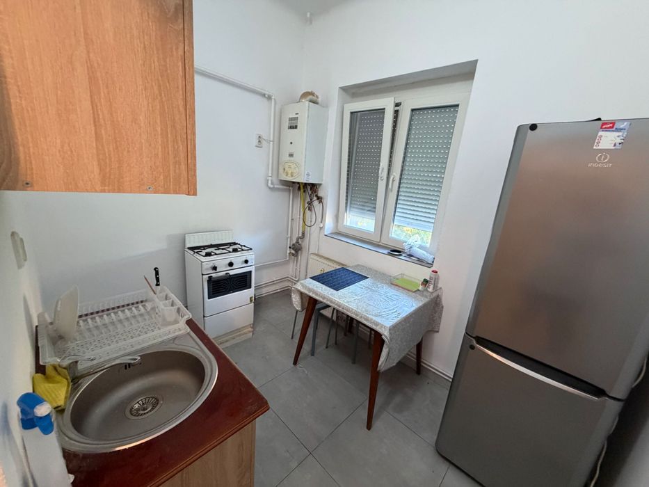 Închiriez apartament 1 cameră decomandat