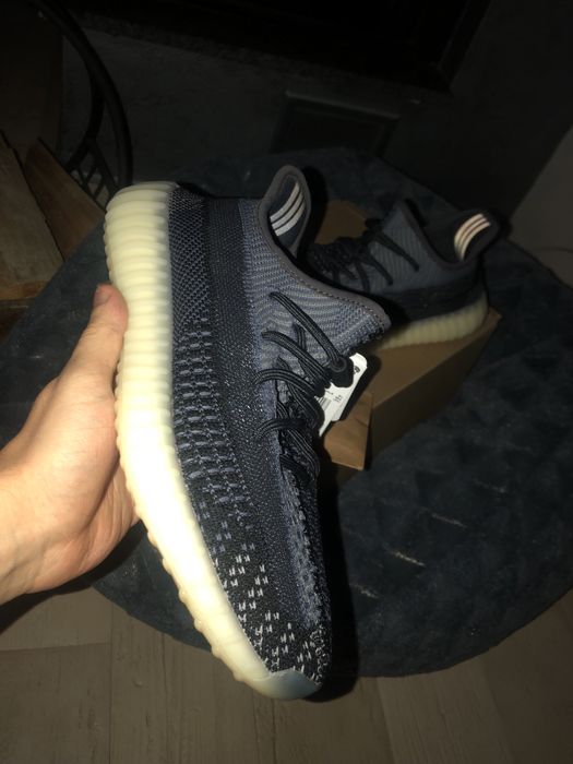 Adidas Yeezy Boost 350 V2 Carbon