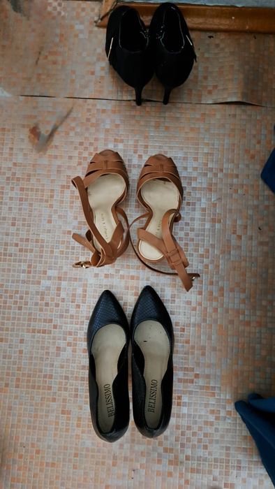 Продам 3 пары обуви