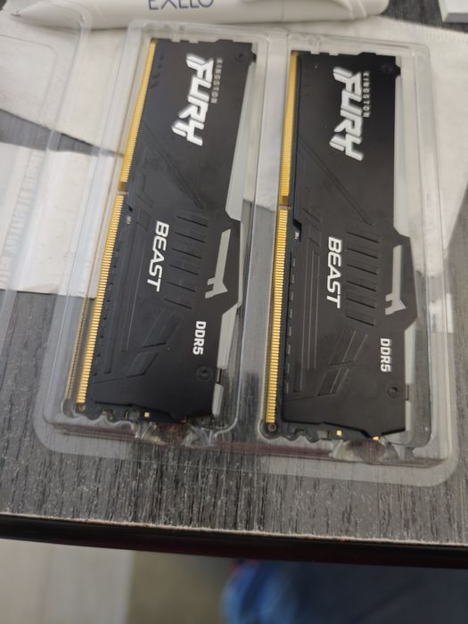 Kingston FURY Beast RGB 32GB DDR5 6000MHz CL30, 2x16GB, kit nou