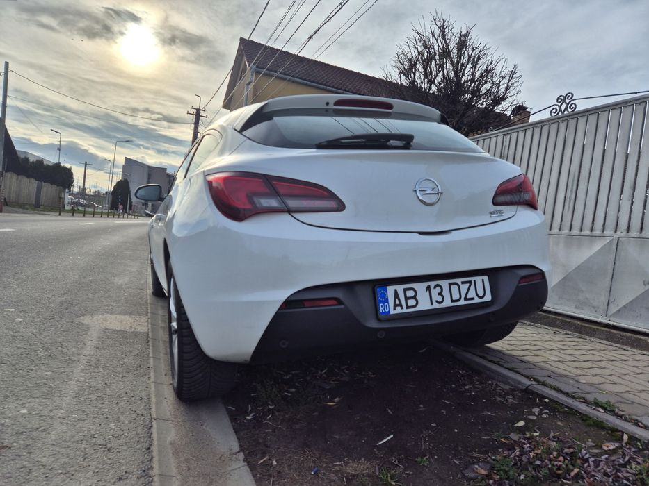 Opel astra coupe GTC