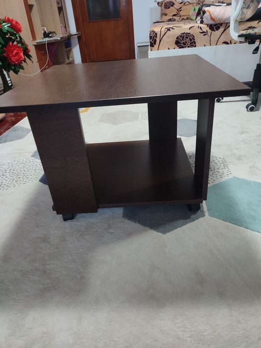 Vând măsuță       .