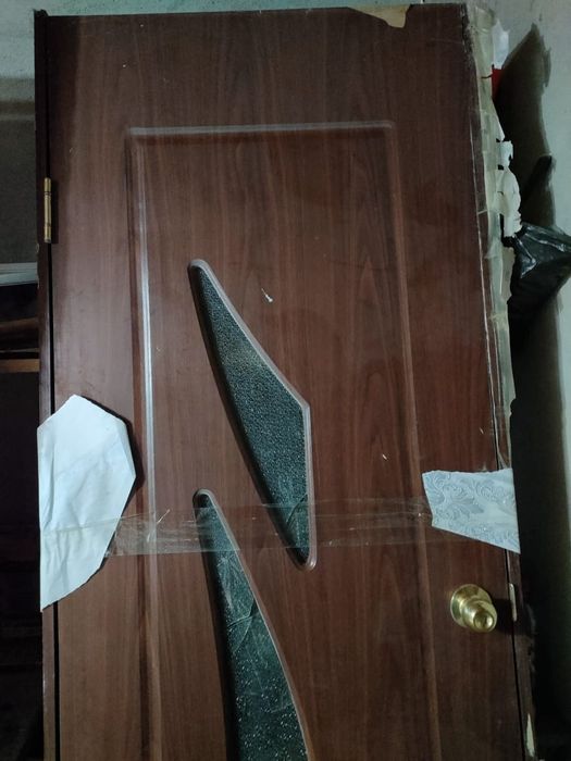 Двери межкомнатные продам