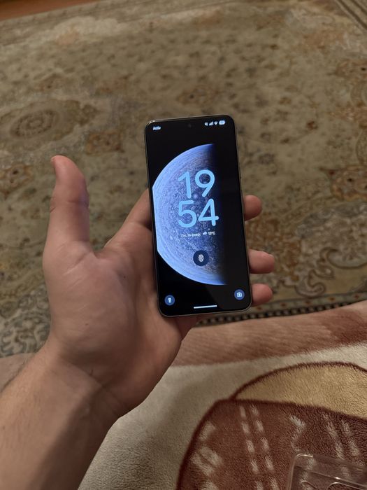 Pixel 8 серый в идеальном состоянии