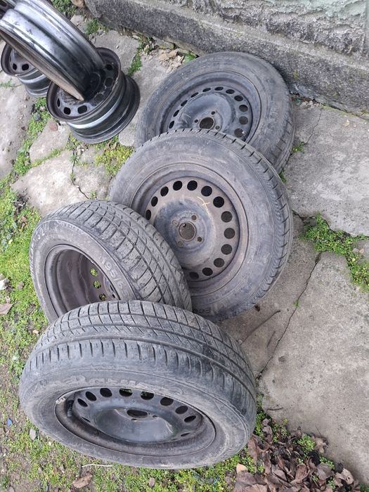 Vand 4 jante R 15 opel au și anvelope 195 65 15 dar slabe