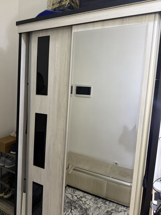 Oshxona stoli (6 ta stul); Shkaf; Kompyuter stoli; Loft stol
