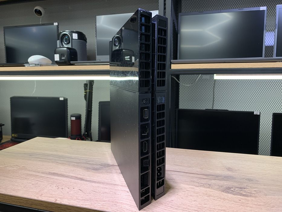 Sony PlayStation 4 Fat, 500 GB, 2 джойстика, 1268/А10