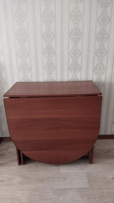 Продам Стол-тумбу