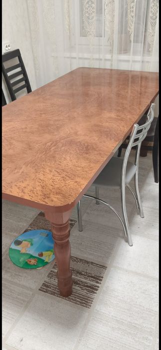 Продается кухонный стол