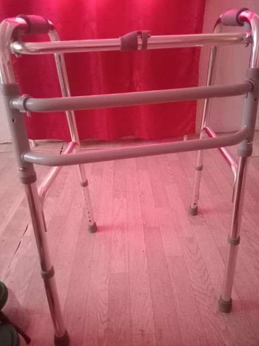 Продам ходунки для взрослых