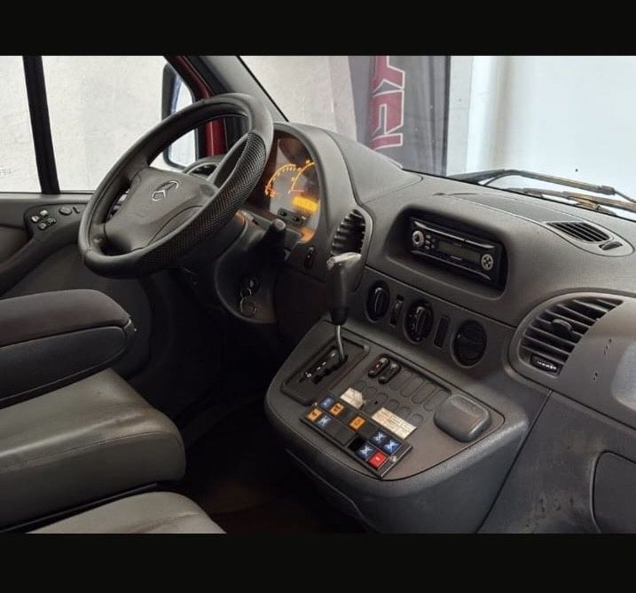 Mercedes sprinter model 616 original 3.5 t și cârlig omologat la 3.5