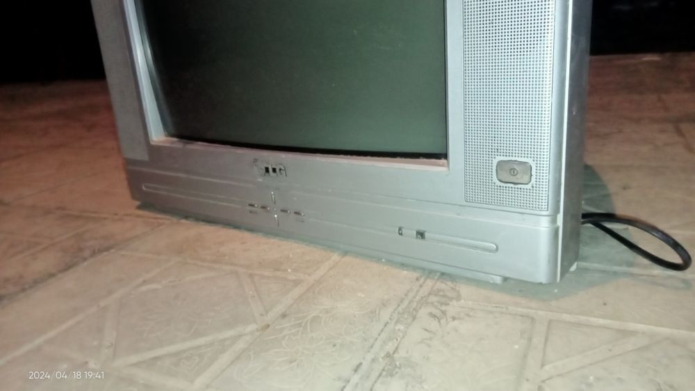 Televizor ekrani kichkina