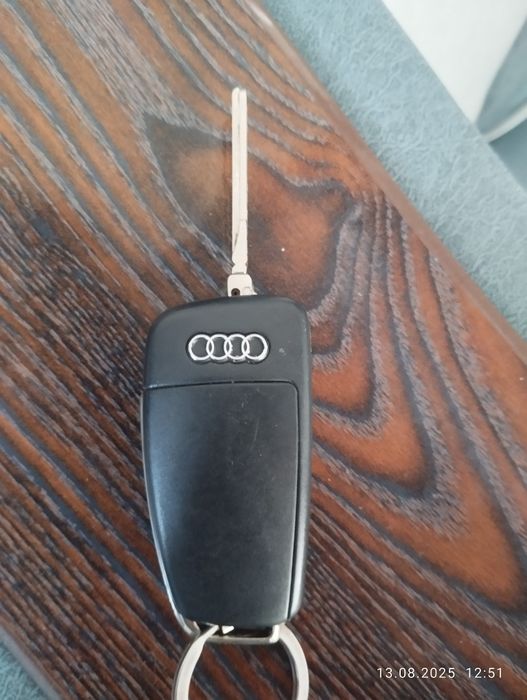 Брелок от AUDI калит