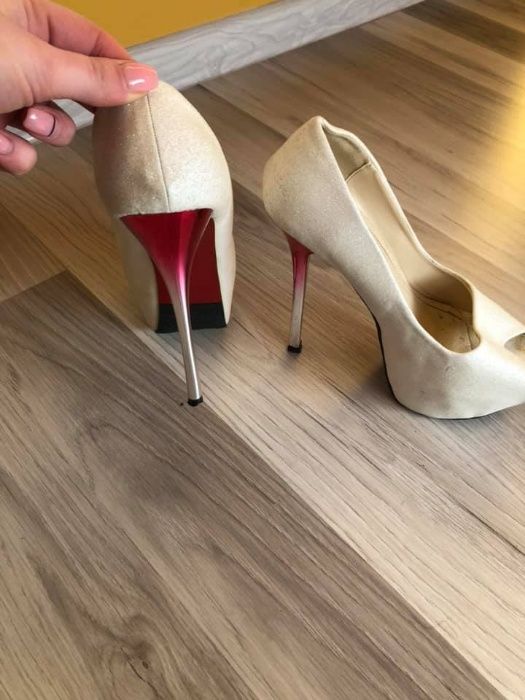 Официални обувки