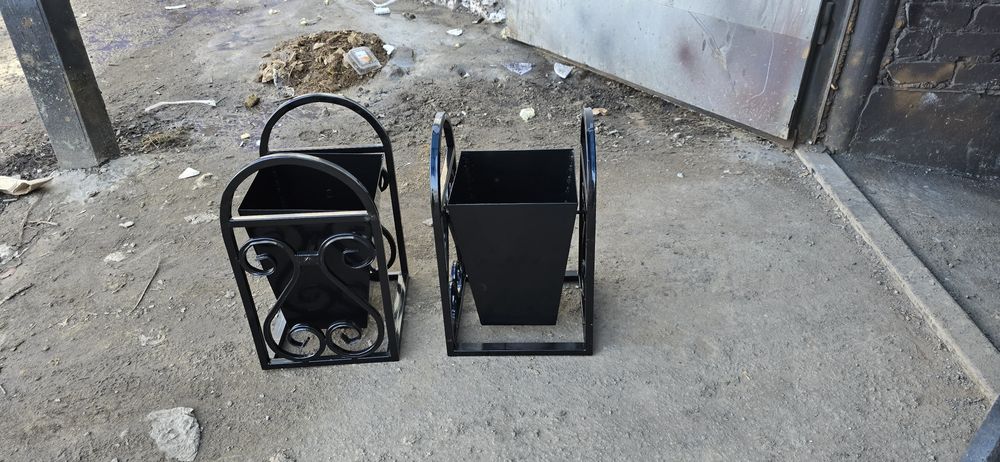 Урны для мусора .